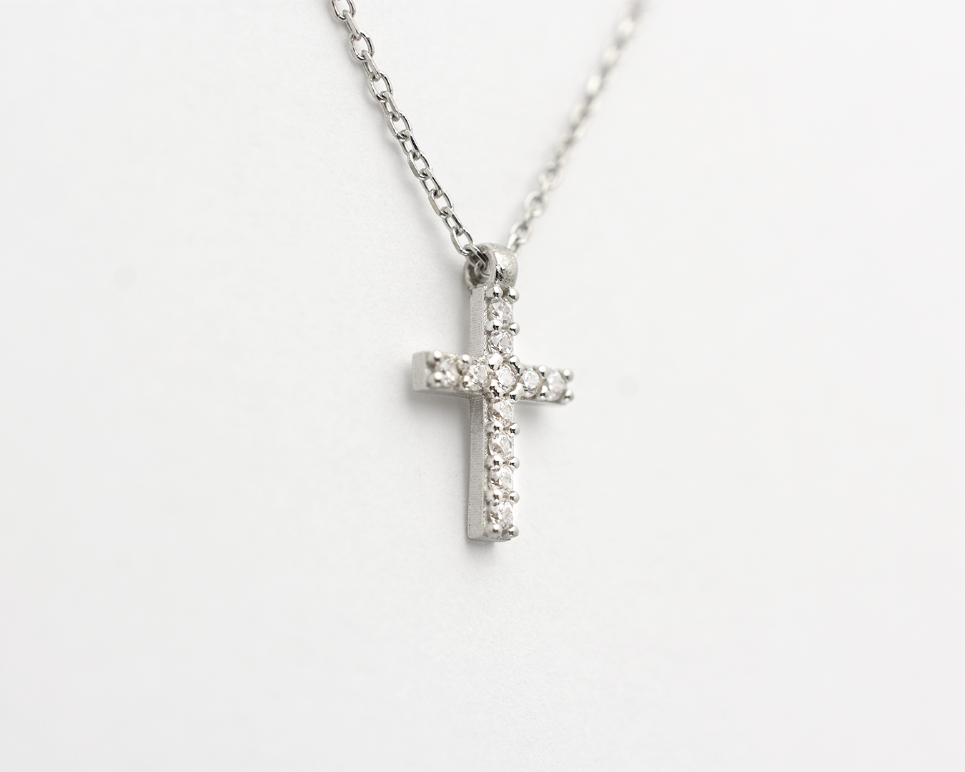 Minimal Cross Necklace