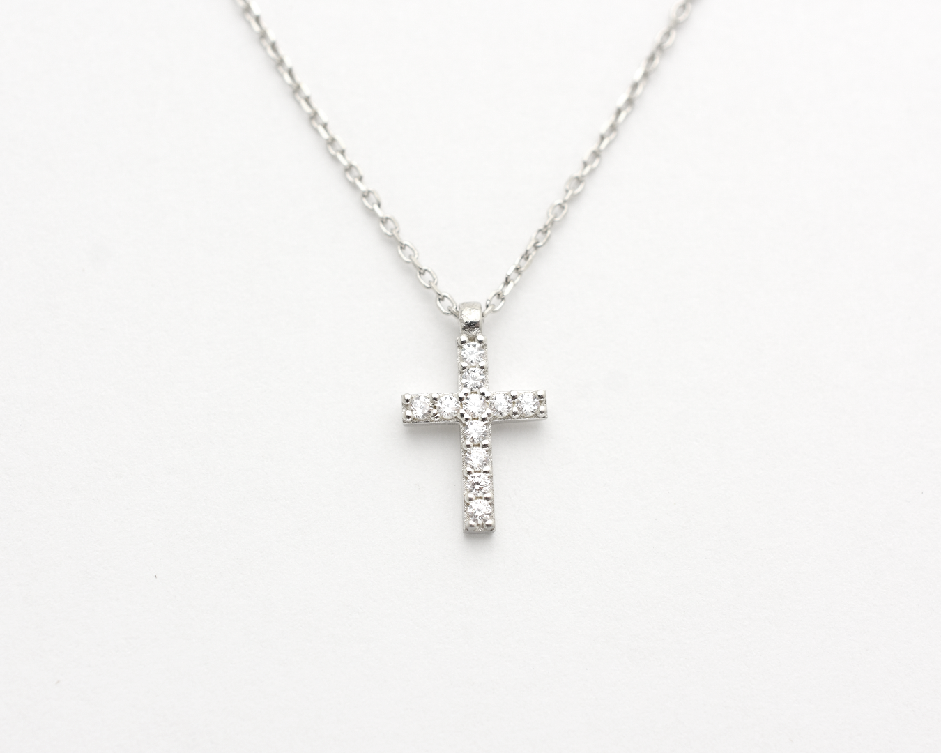 Minimal Cross Necklace