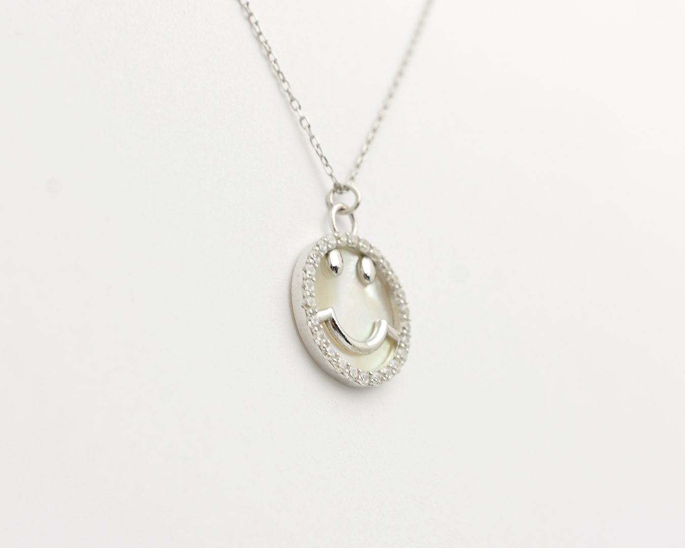 Smiley Face Necklace - Mother of Pearl