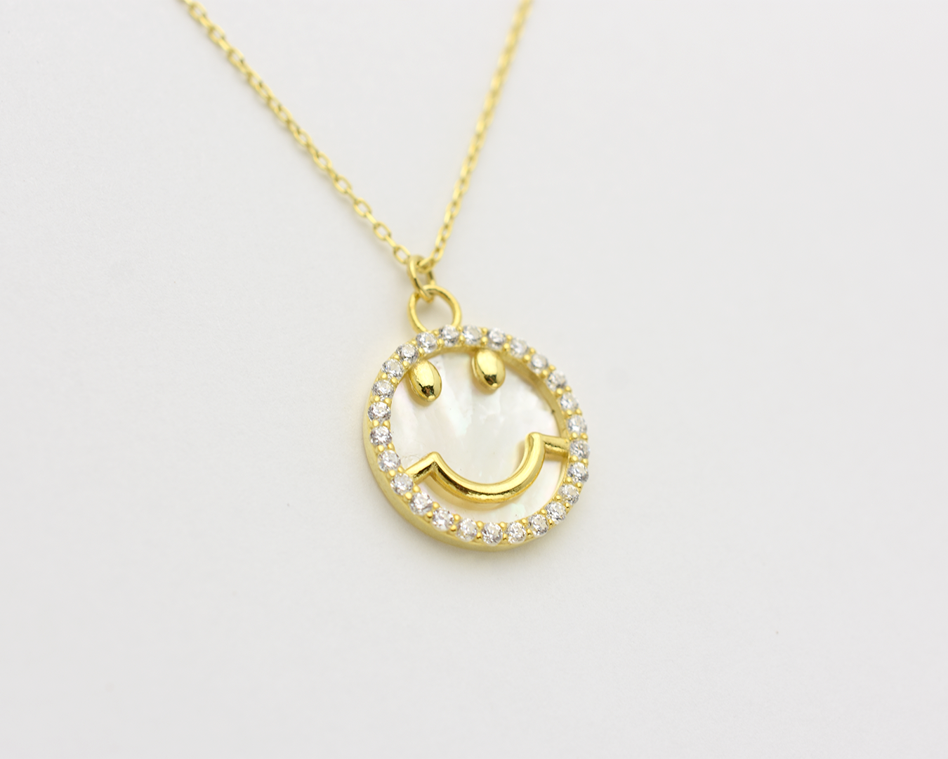 Smiley Face Necklace - Mother of Pearl