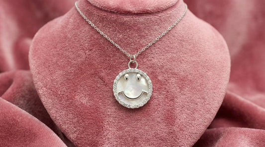 Smiley Face Necklace - Mother of Pearl