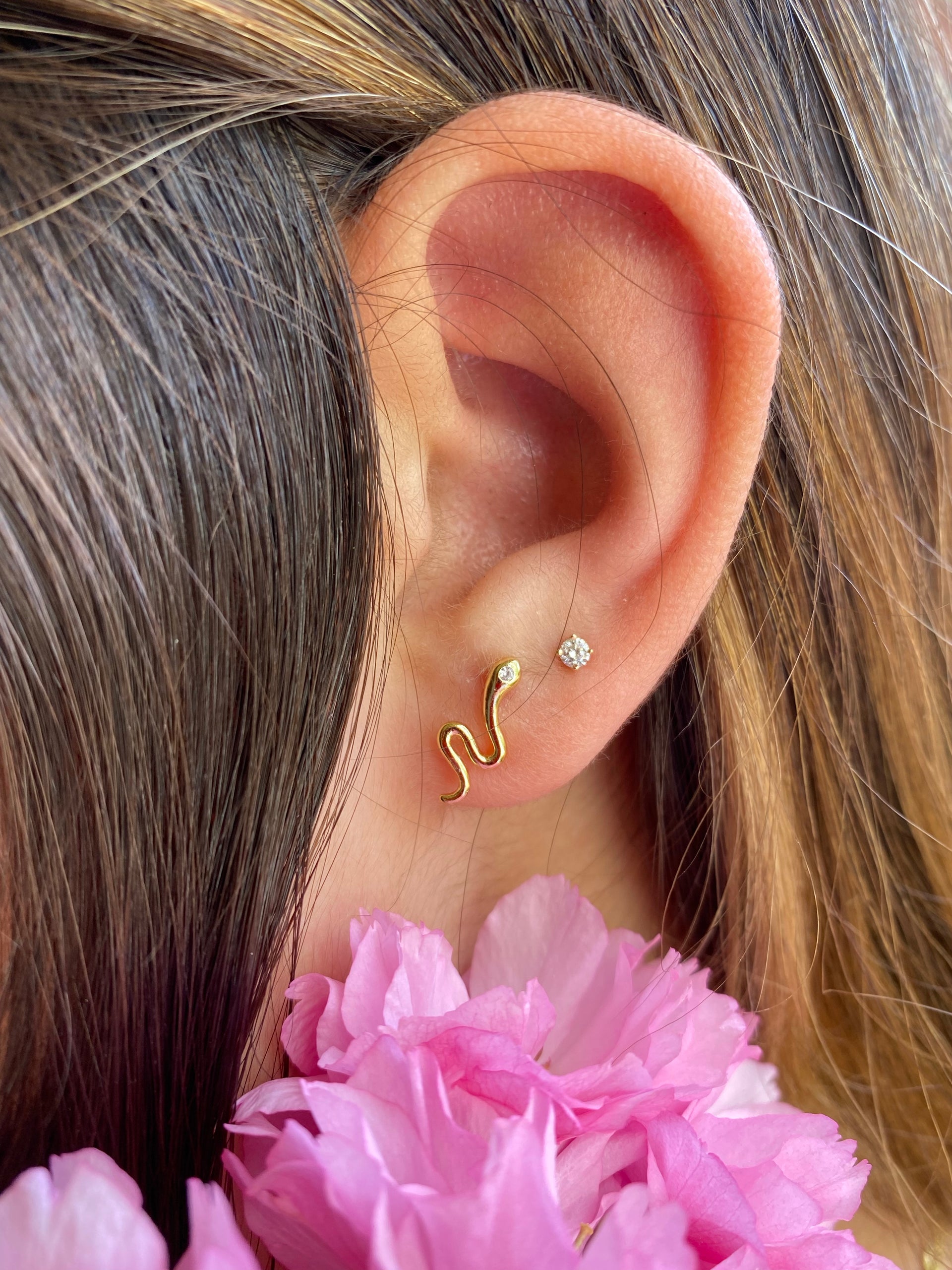 What is a STUDS SNAKEBITE® Piercing? – Studs